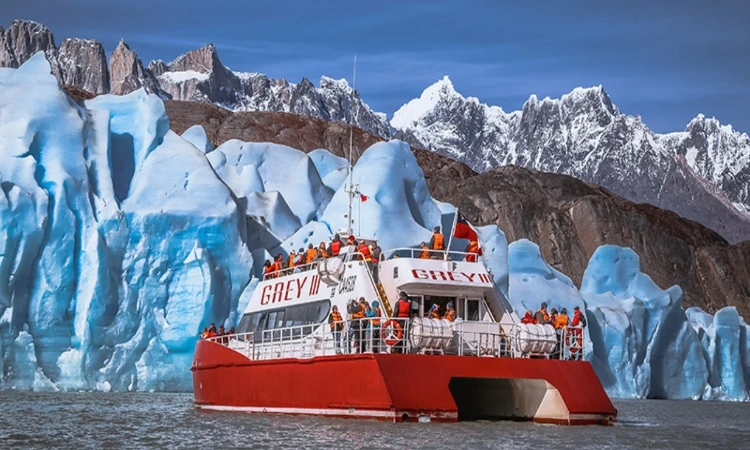 Grey Glacier Navigation (transport + catamaran ticket)